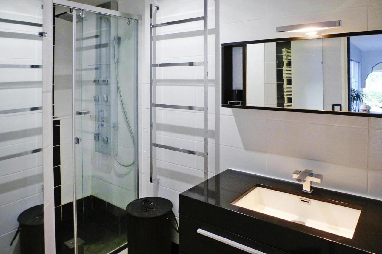 Holiday Home With Indoor Pool, Le Porge Luaran gambar