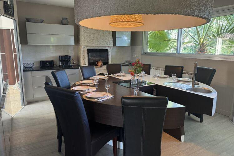 Holiday Home With Indoor Pool, Le Porge Luaran gambar